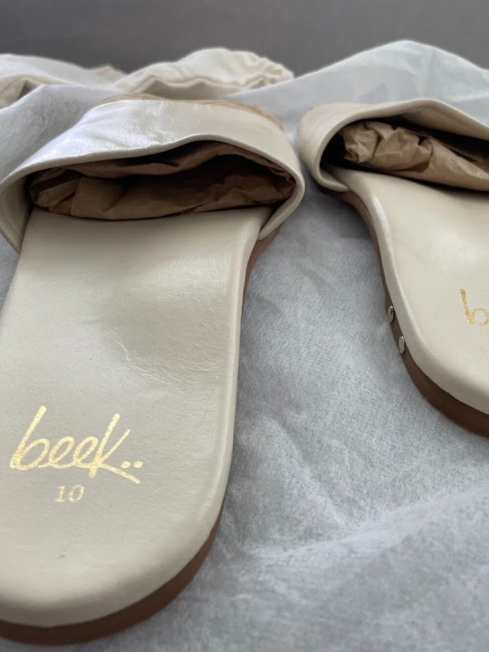 New Vintage Beek Sugarbird Ivory Leather Slides | Size 10 |